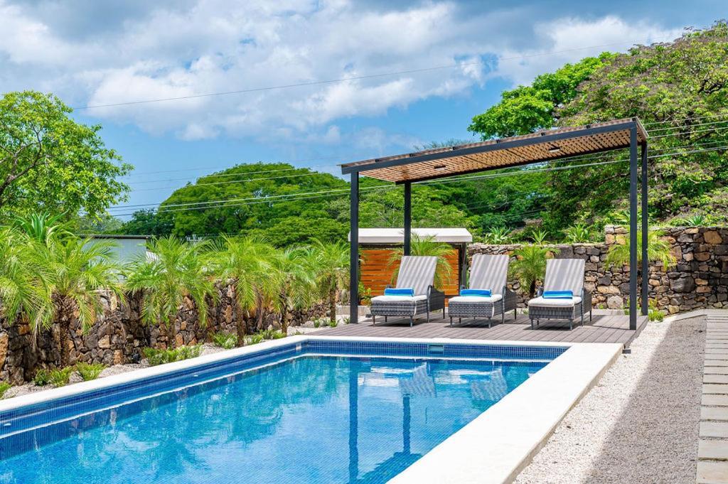 Tamarindo Beach, Prime Location, Fantastic Watersalt Pool & Cold Plunge, Family & Friends Ngoại thất bức ảnh